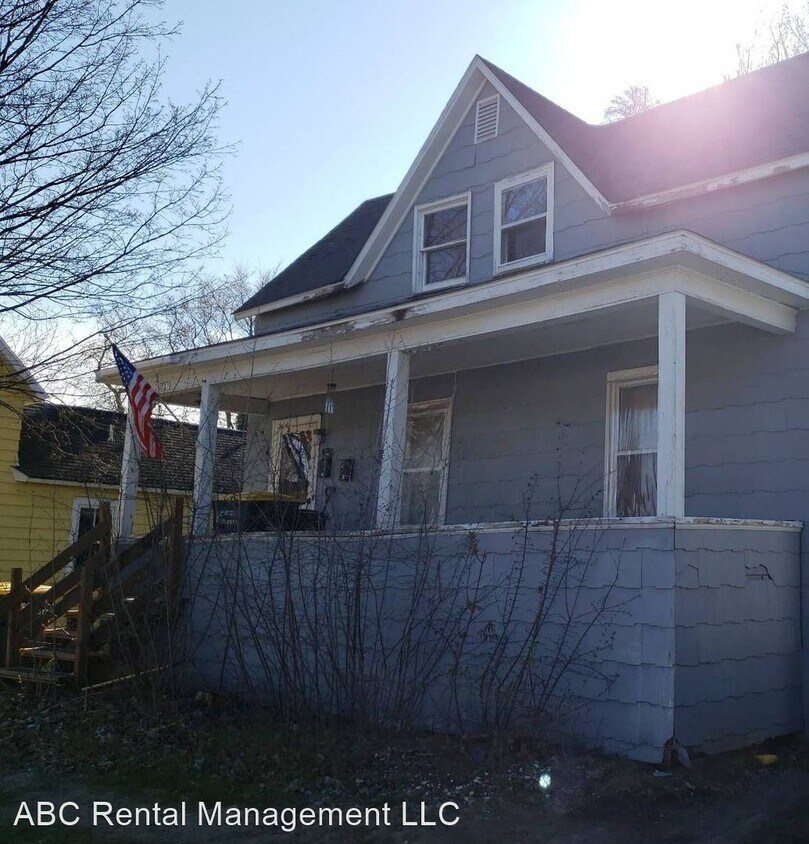 Primary Photo - 621 N Stevens St