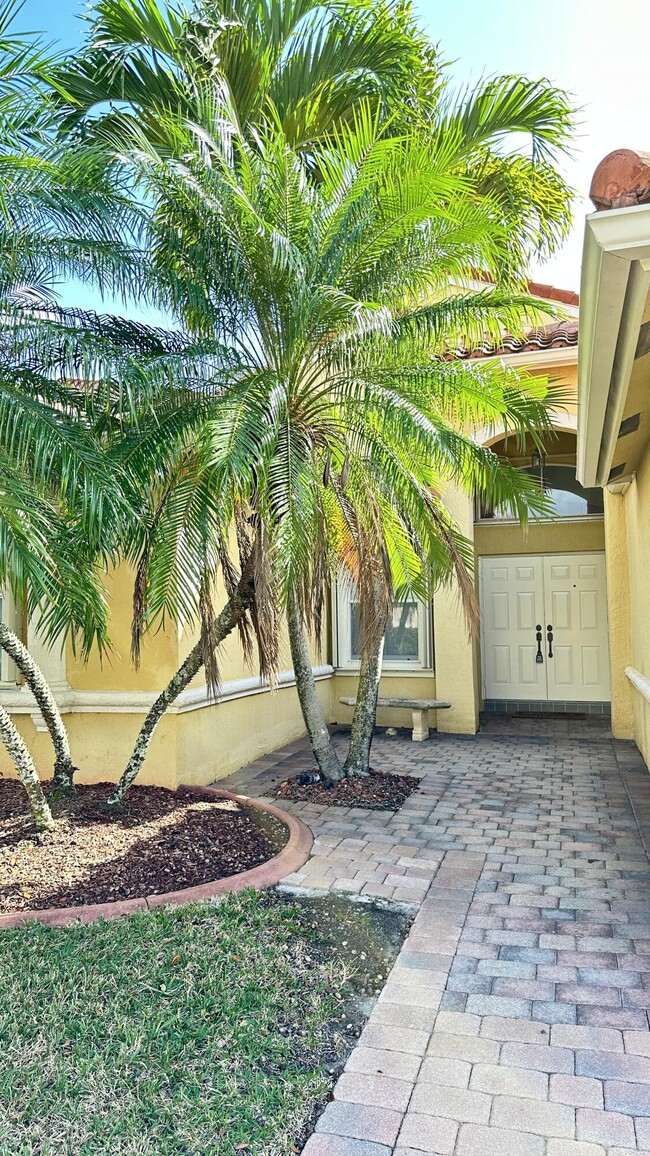 Foto del edificio - 19010 SW 10th St