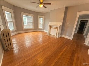 Building Photo - 367 Furman St