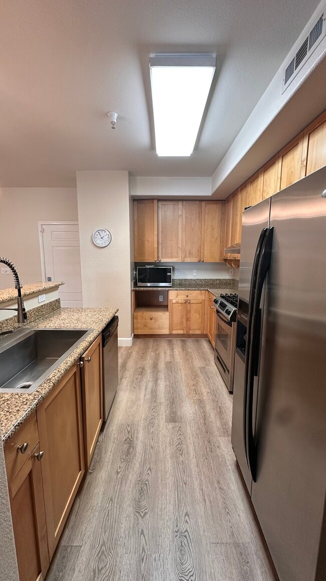 Foto del edificio - 19503 Stevens Creek Blvd