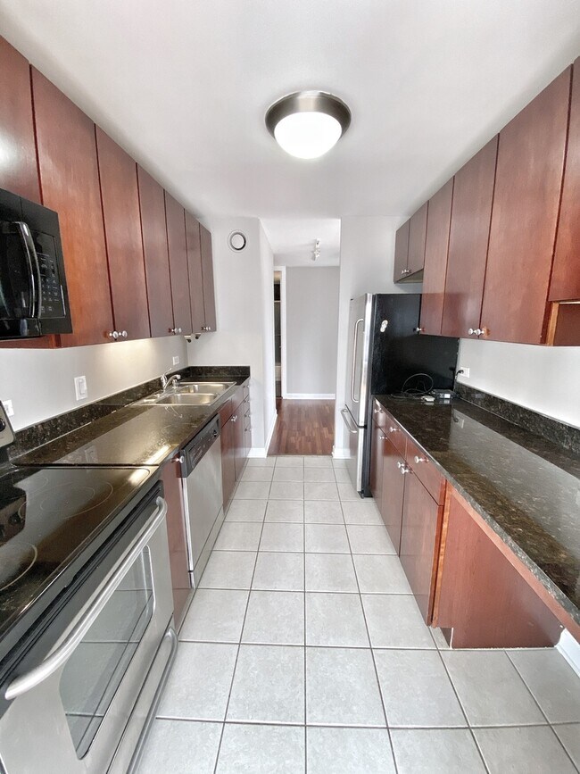 Foto del edificio - 30 E Huron St