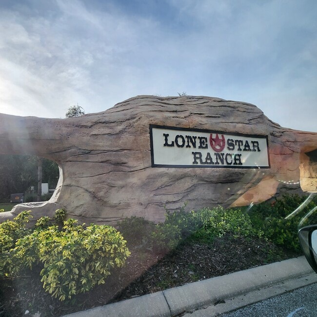 Building Photo - 15623 Stable Run Dr