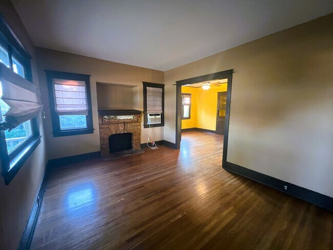 Foto del edificio - 323 W Walnut Ave