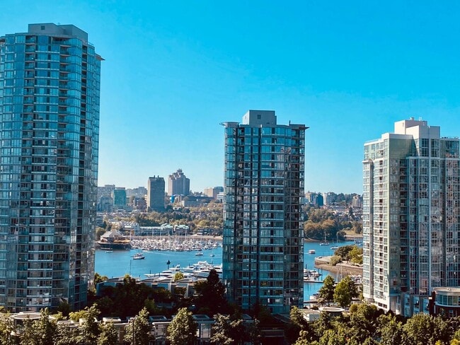 Building Photo - 939 Expo Blvd