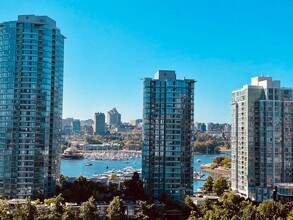 Building Photo - 939 Expo Blvd