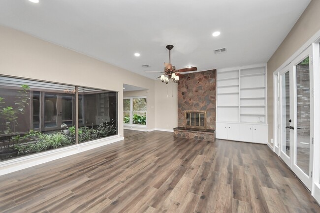 Building Photo - 10843 Pepper Ln