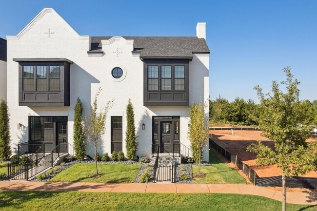 Building Photo - Townhome 3 bed 2.5 bath "The Milky Maison" in the Heart of Selah