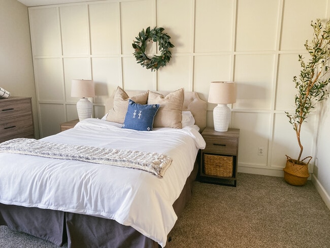 Building Photo - 14286 W Cora Ln