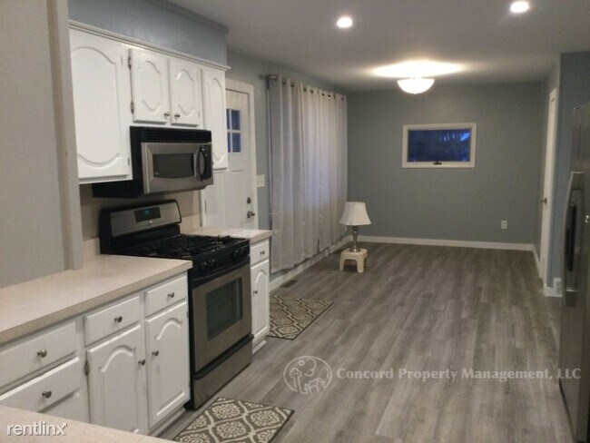 Building Photo - 2 br, 1 bath House - 980 Seneca Park Rd