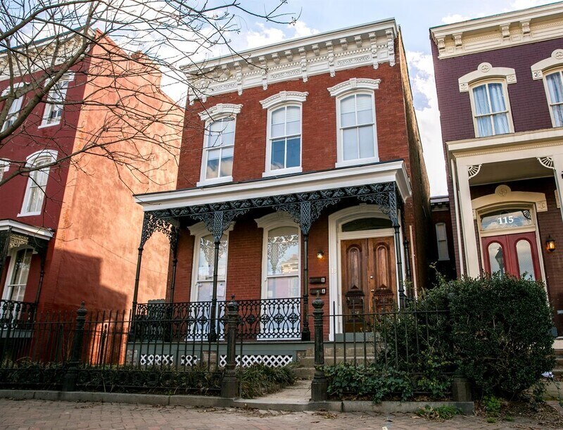 Primary Photo - 113 W Clay St