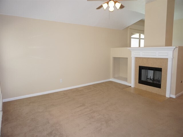 Foto del edificio - 24230 Pine Canyon Falls Cir