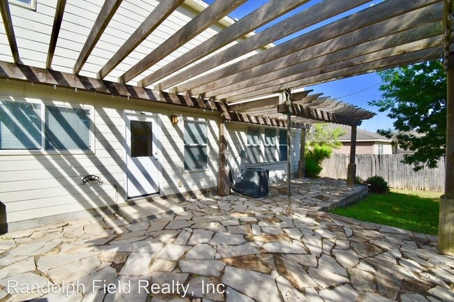 Building Photo - 4 br, 3 bath House - 120 TOWER BLUFF