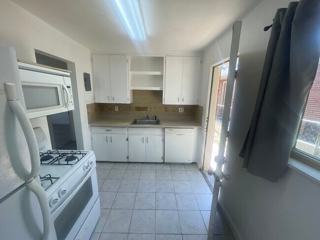 Foto del edificio - 1428 Clinton St