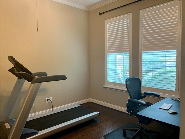 Building Photo - 18722 Tuscany Woods Dr