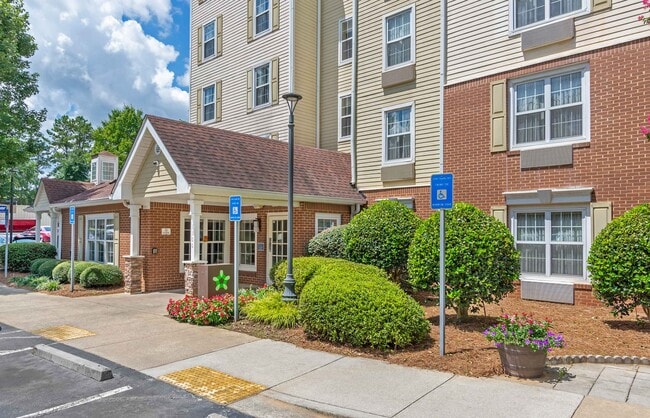 Building Photo - Furnished Studio-Atlanta - Northlake