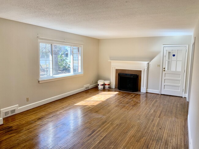 Building Photo - 4015 Randolph Rd