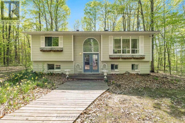 Photo du bâtiment - 104 Silver Birch Dr