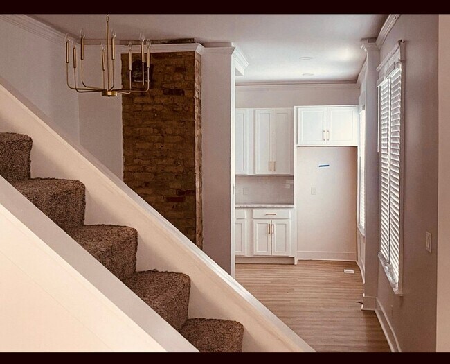 Building Photo - Renovated with Modern Upgrades