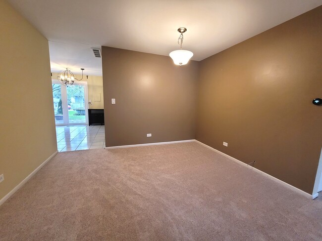 Building Photo - 30 Joslyn Dr