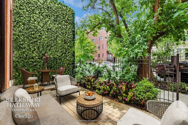 Foto del edificio - 1315 N Wicker Park Avenue