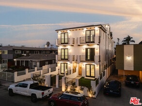 Building Photo - 1954 S Garth Ave