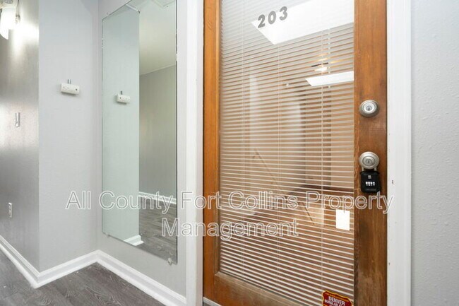 Foto del edificio - 348 N Jefferson Ave