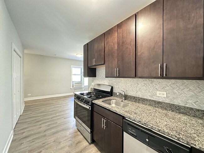 Foto del edificio - 722 W Brompton Ave