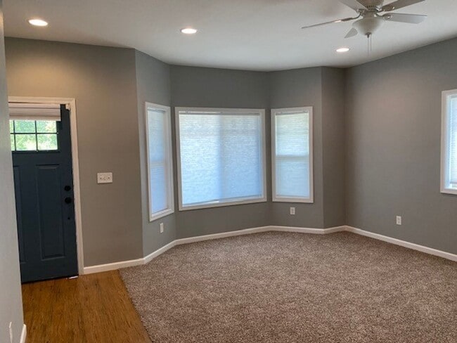 Building Photo - !!Ready for Move in!!  PLUS $250 off FIRST...