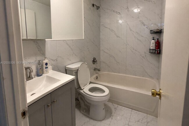 Foto del edificio - 6215 W 22nd Ct
