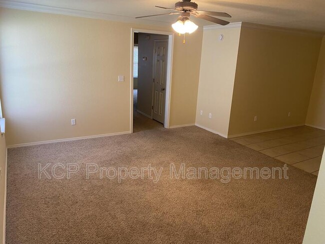 Foto del edificio - 2823 Fairway Hamlet Ct
