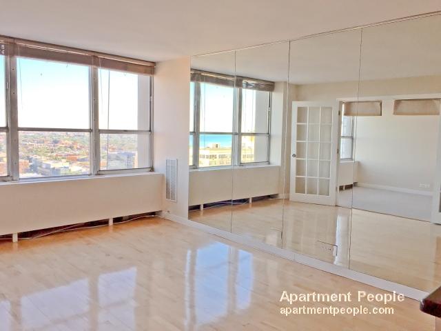 Foto del edificio - 655 W Irving Park Rd