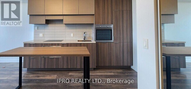 Photo du bâtiment - 4506-4508 EGLINTON St