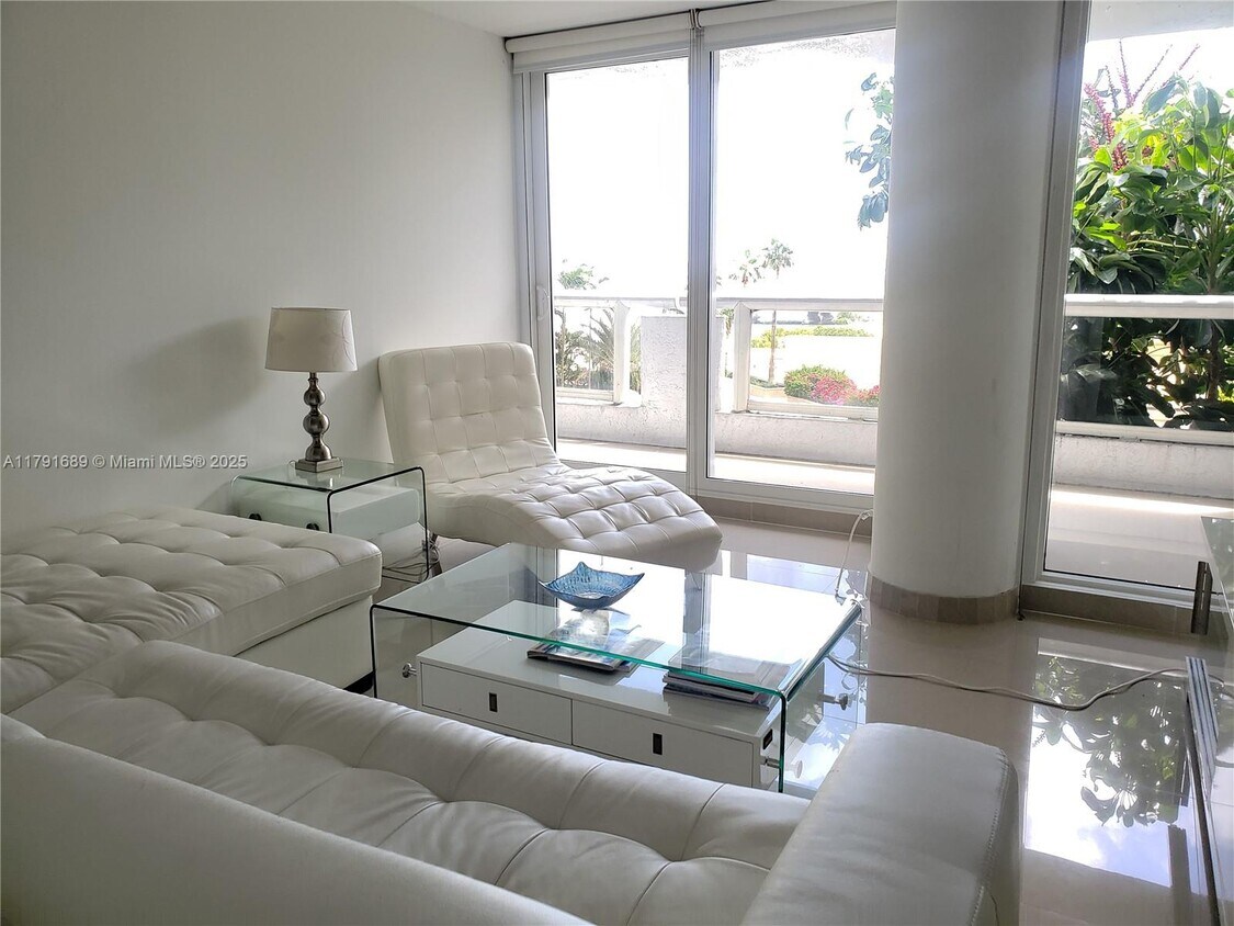 Foto principal - 1717 N Bayshore Dr