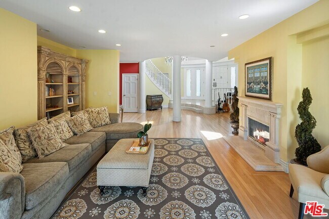 Foto del edificio - 2202 San Vicente Blvd