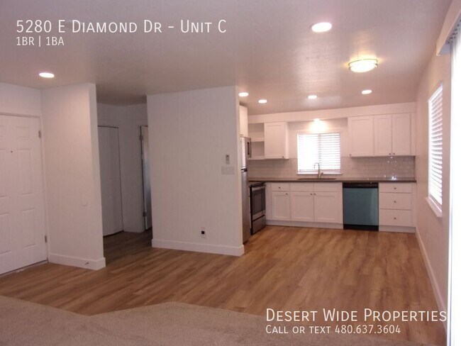Foto del edificio - 5280 Diamond Dr