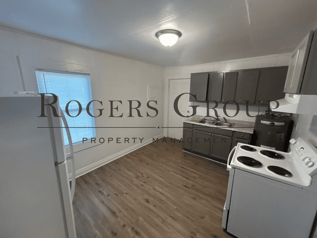 Building Photo - 836 Lamb St