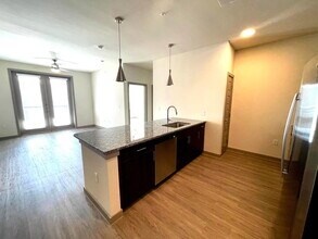 Building Photo - 120 Boselli Wy