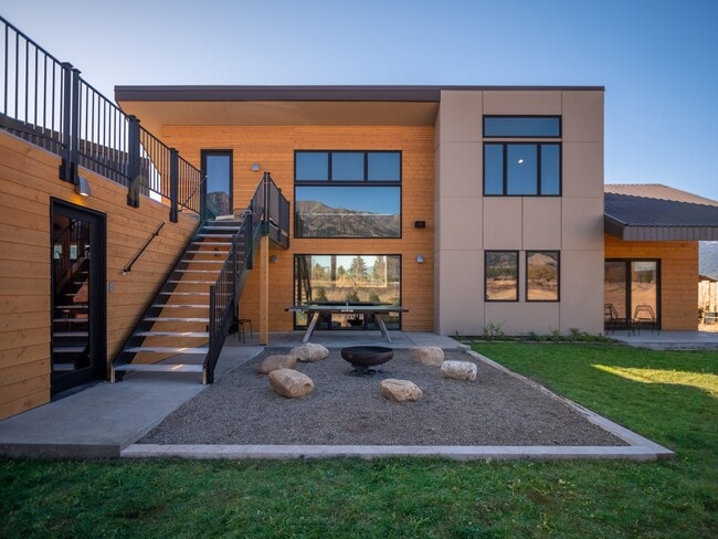 356 Columbine St