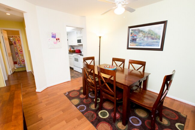 Foto del edificio - 13116 Shadyside Ln