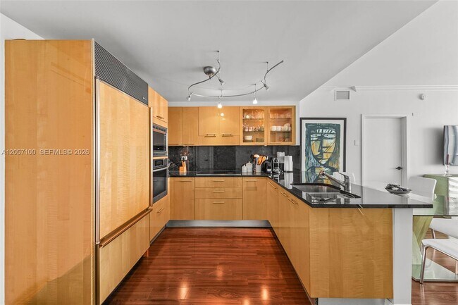 Foto del edificio - 6799 Collins Ave