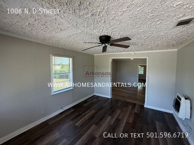 Building Photo - 1006 N. D Street-
