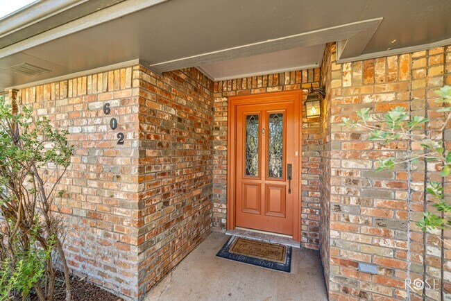 Foto del edificio - 602 Mayfair Ln
