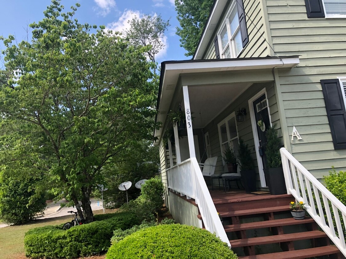 Primary Photo - Apartment conveniently located in Auburn!