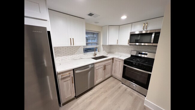 Foto del edificio - 1726 W Catalpa Ave
