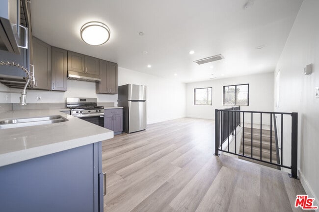 Building Photo - 4110 Normandie Ave