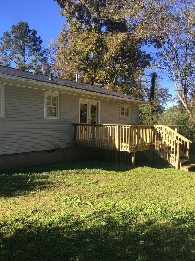 Building Photo - 3/1.5 House in West Rome $1,195