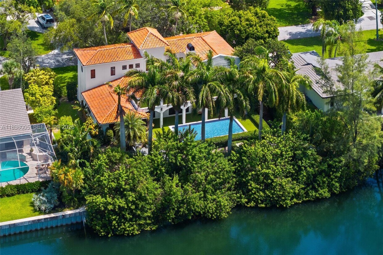 Primary Photo - 1400 Coruna Ave