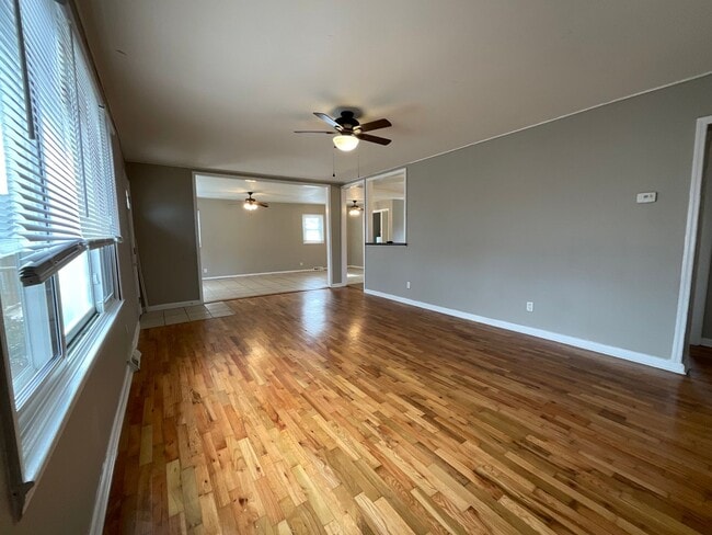 Building Photo - COMING SOON: Nice and Open 3 Bed 1 Bath Ho...
