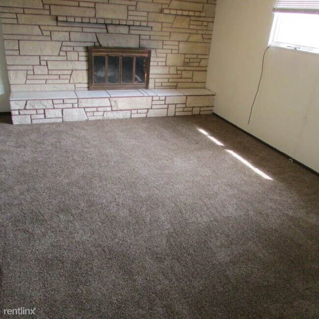 Building Photo - 2 br, 1 bath Apartment - 1120 10th Ave. NW