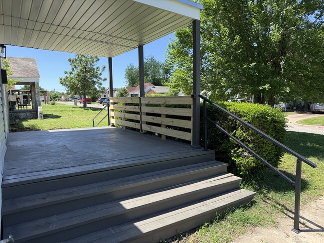 Covered front porch - 2200 NW 33rd St